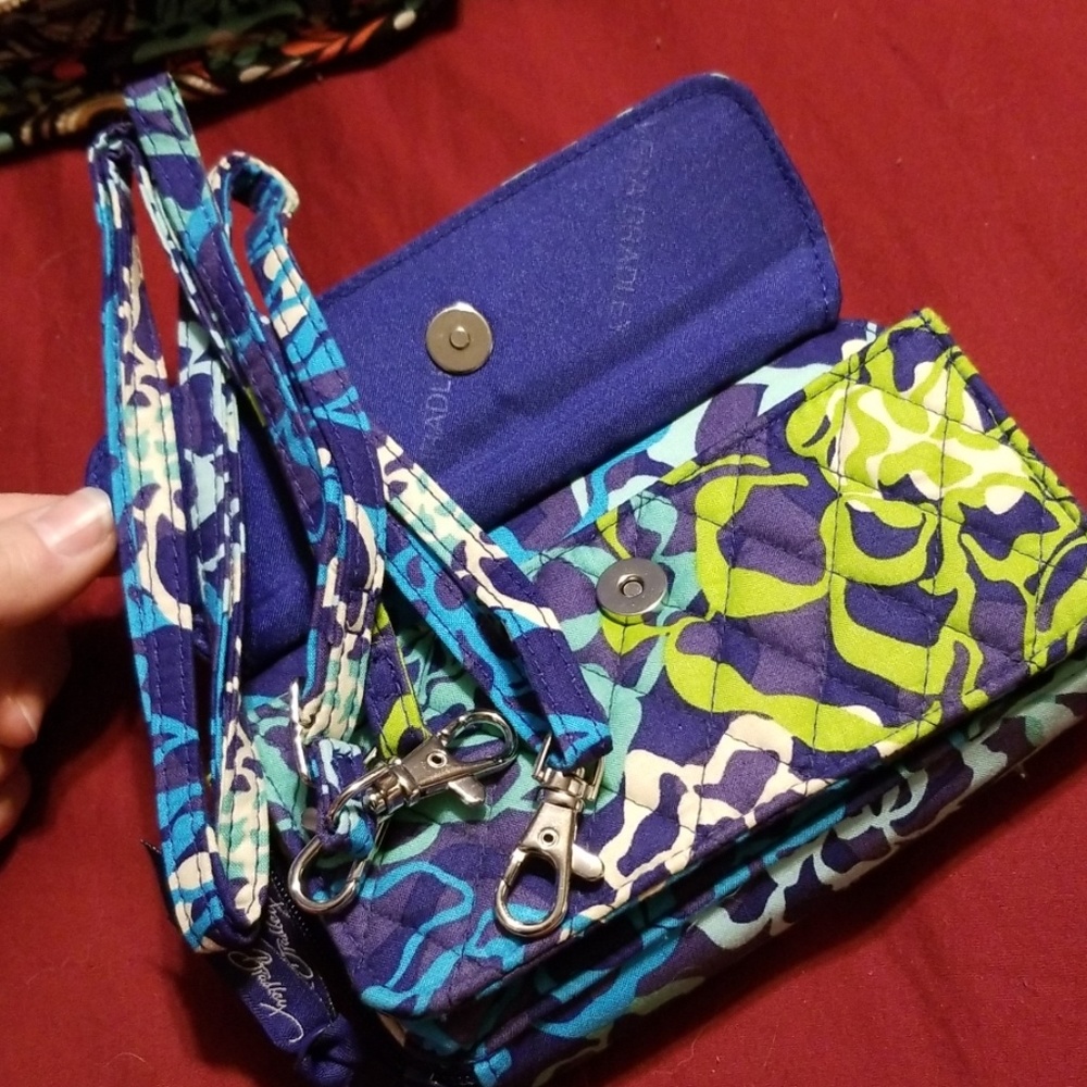 Crossbody - Picture 2 of 4